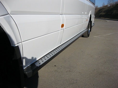 Пороги боковые для микроавтобуса Mercedes Benz Sprinter W 906 W 907 - Автобусные решения ИДЕА