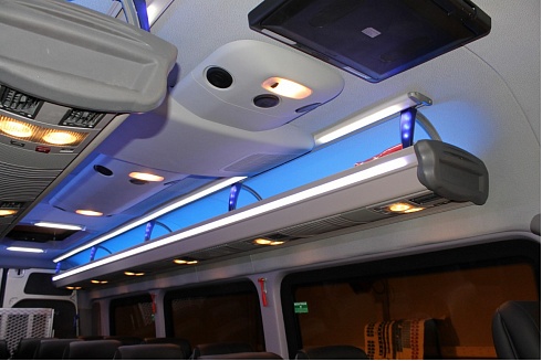 Багажная полка GLASSY с вентиляционным каналом, индивидуальной разводкой вентиляции и освещения - Автобусные решения ИДЕА